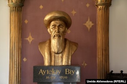 Мас ұйықтап жатқан әйелдердің порнофотосуреттері