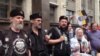 Православные активисты пикетируют Госдуму