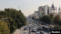 نمایی از خیابان کریم‌خان زند در تهران