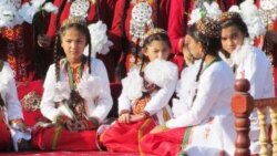 Türkmenistanda çagalaryň ählisini 'bir galyba salýan' aýdym-saz bäsleşigi jemlendi
