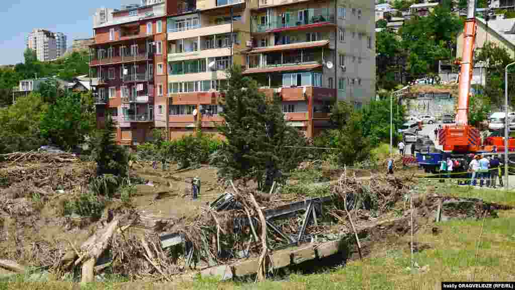 სიტუაცია ამირეჯიბის გამზირის გასწრივ - სტიქიის შემდეგ და ამჟამინდელი ინფრასტრუქტურა. 2015 წლის 13 ივნისი - 2019 წლის 12 ივნისი