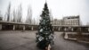Колишні жителі Прип’яті прикрасили новорічну ялинку в місті