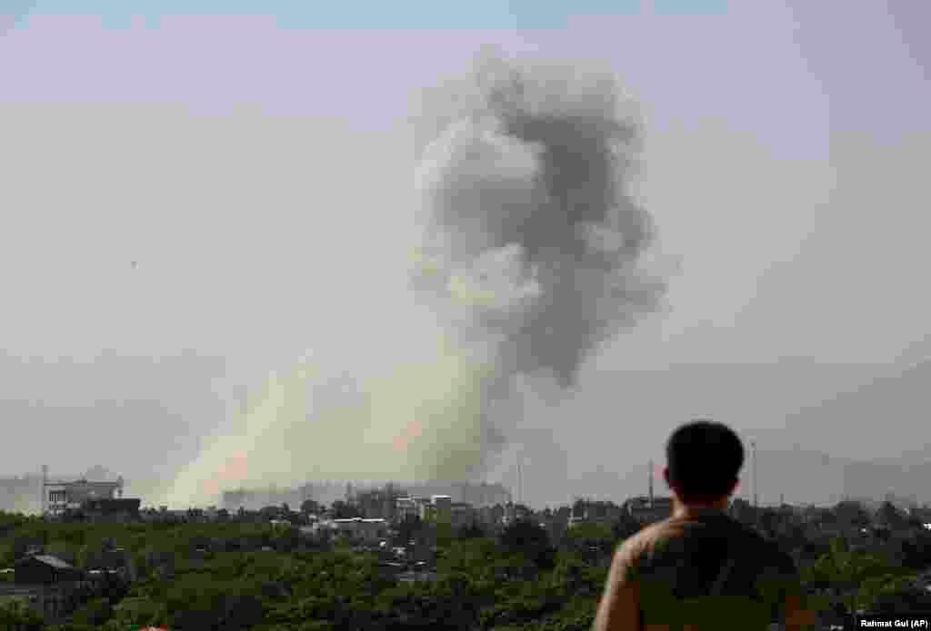 Smokes rises after a huge explosion in Kabul on July 1.&nbsp;(AP/Rahmat Gul)