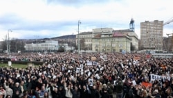 Hiljade Sarajlija na protestima za pravdu i odgovornost nakon stradanja studenta na tramvajskom stajalištu