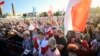 În Belarus, mii de oameni au participat la întâlnirile electorale ale candidatei de opoziție Sviatlana Țihanouskaia (VIDEO)