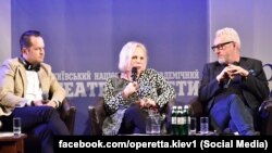 Івонн Кальман (посередині). Фото зі сторінки Київського театру оперети у Facebook