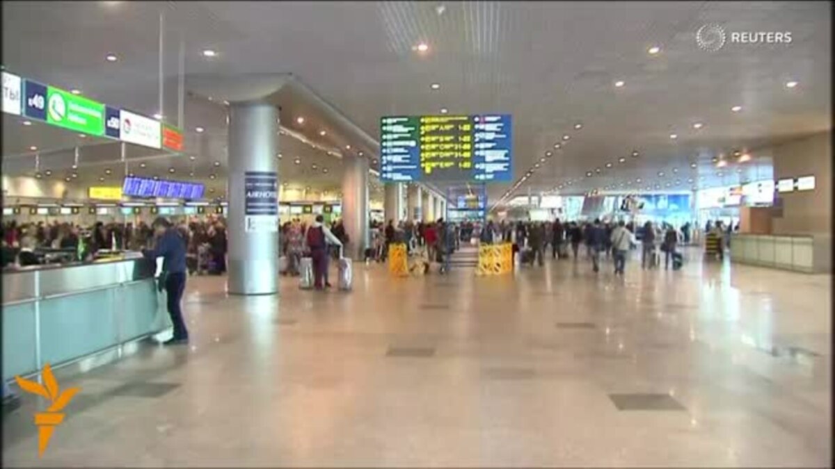 Scenes From St. Petersburg Airport After News Of Russian Plane Crash