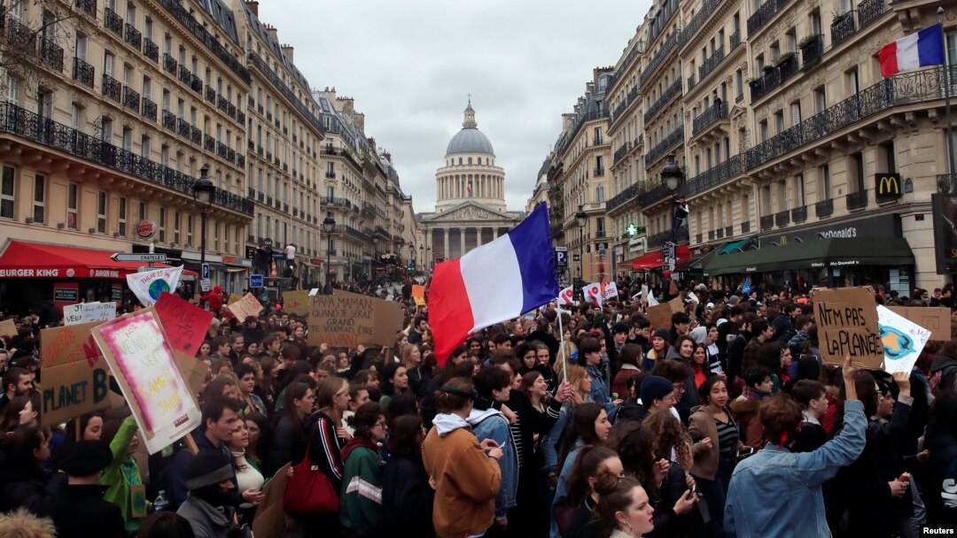 Demonstrație a tinerilor la Paris, în martie anu acesta, pe teme climatice