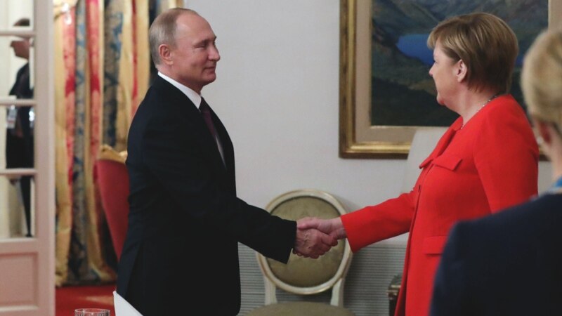 Меркель Путиннан украин диңгезчеләрен азат итәргә сорады