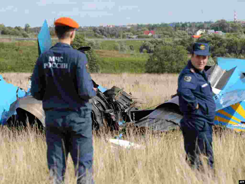 Август бывает террористический, техногенный. Еще бывает август военный и с государственным переворотом. Не забудем - 16 августа 2009 во время тренировочного полета перед авиасалоном МАКС-2009 разбились два Су-27 из группы "Русские Витязи". Погиб командир «Русских витязей» Игорь Ткаченко...