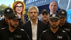 Колаж с кмета на Варна Благомир Коцев (в средата), воден от съдебна охрана, на фона на основната свидетелка по делото му Пламенка Димитрова и бившия му заместник Диан Иванов, който се отказа от свои показания в полза на обвинението, защото са били дадени под натиск.