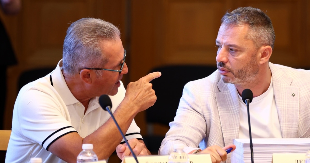 С гласовете на ГЕРБ, ДПС - Ново начало, БСП и