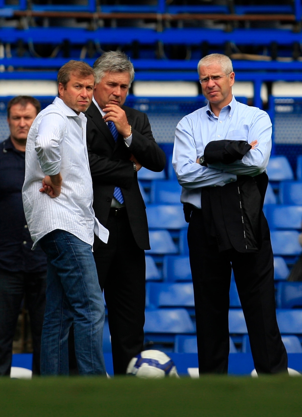 За гроші від продажу Абрамовичем «Челсі» можна посилити українську ППО – Зеленський
