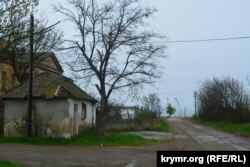 Цементна Слобідка. Будинок, який збираються знести через будівництво Керченського мосту