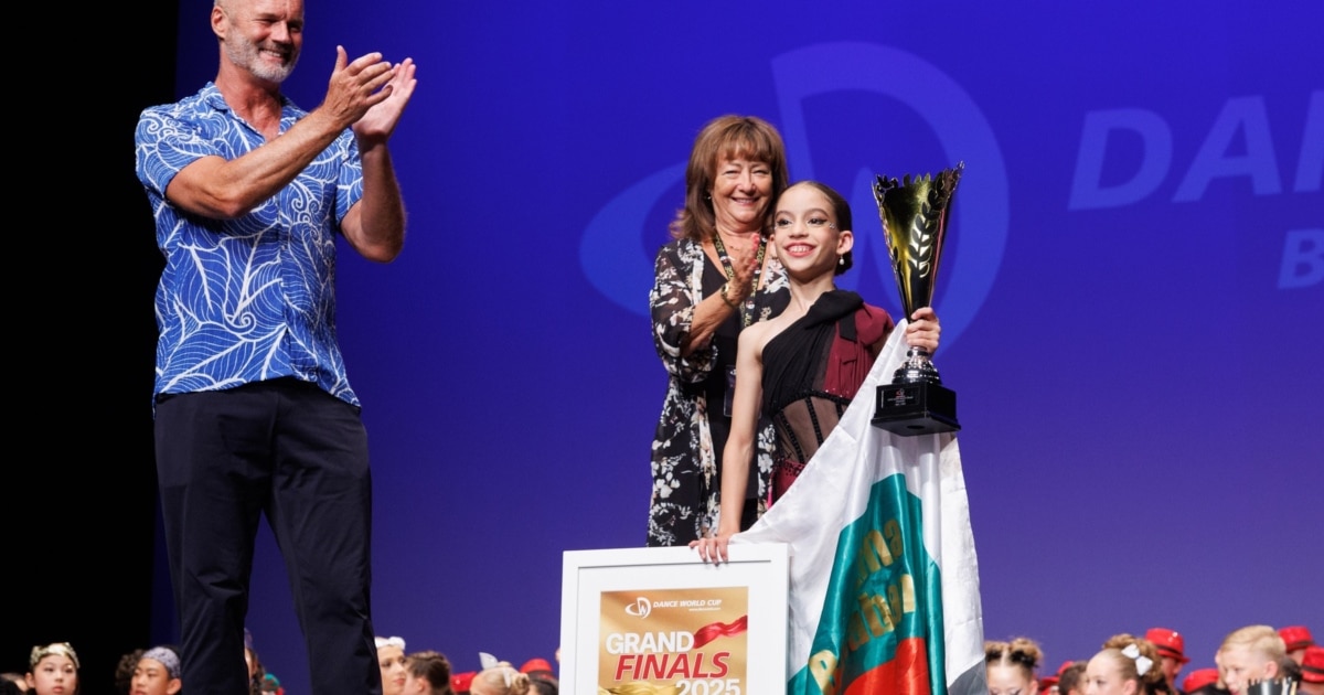 Тя е само на 12 години, а вече владее танца