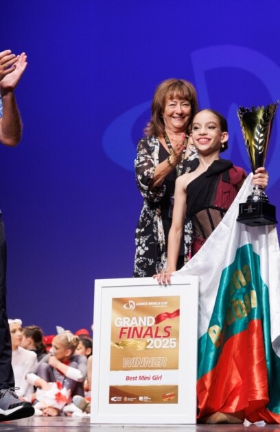 Тя е само на 12 години а вече владее танца