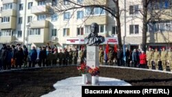 Памятник Рихарду Зорге, открытый во Владивостоке 7 ноября 2019 года