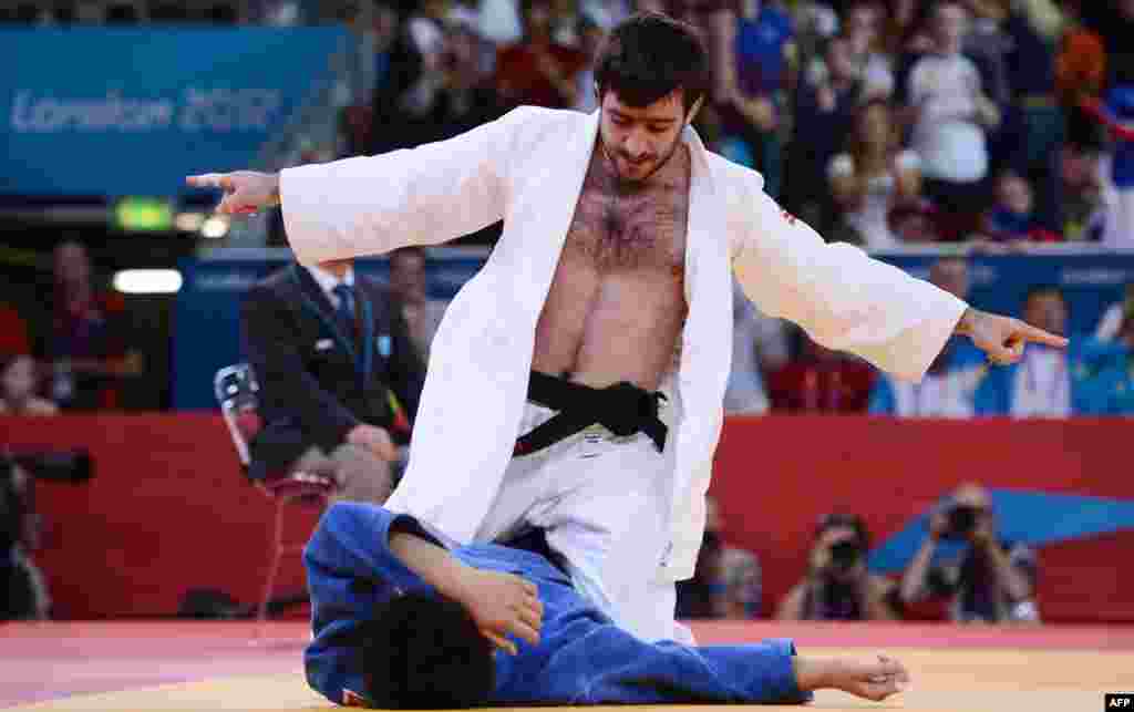 Дагъистаналдаса Гlисаев Мансур (хъахlаб кимоно). Олимпиадаялъул чемпион. Дзюдо&nbsp;(73 кг)