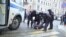 Задержание участника "прогулки оппозиции" в Москве, 2 апреля 2017 г.