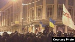  Фота Мустафи Найєма, Courtesy