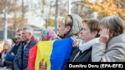 Protest în sprijinul Guvernului Maiei Sandu din fața parlamentului. 12 noiembrie 2019