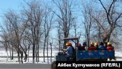 Работники завода «Джунда».