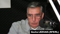 Политолог Георгий Хуцишвили считает изменения в законе вполне обоснованными, а реакция оппозиции вызвана только тем, что они пытаются подорвать любой процесс, начатый новым руководством Грузии
