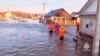 Повінь, викликана підвищенням рівня води в річці Урал, змусила евакуювати понад 4000 осіб, у тому числі 885 дітей