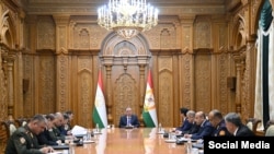 Фото пресс-службы президента РТ с рабочего совещания с участием силовых структур страны. 28 января 2026