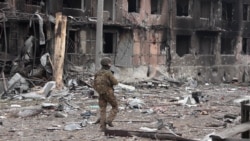 Banorët shtrëngohen për dimër të ashpër teksa Rusia bombardon qytetin ukrainas