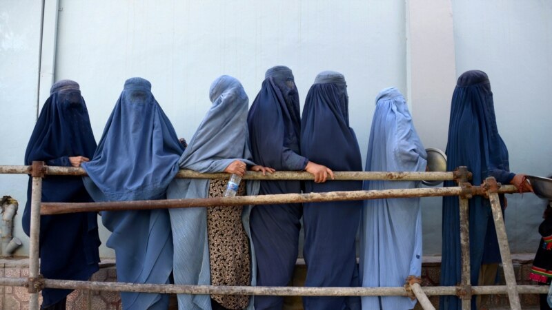 Încă un canton elvețian a decis prin referendum să interzică portul veștmântului musulman burqa în public
