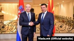 Премиерот Зоран Заев и Дамир Крстичевиќ, потпретседател на Владата на Хрватска и министер за одбрана