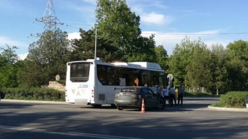 Под Симферополем столкнулись Daewoo Lanos и пассажирский автобус (+фото)
