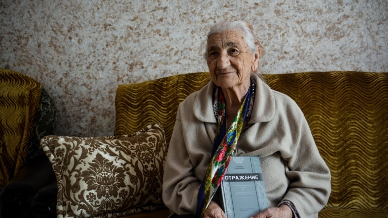 Qırımtatar milliy areketiniñ veteranı sürgünlik aqqında kitap çıqardı (+ video)