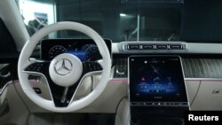 За повідомленням, компанія Daimler не отримала штрафу, оскільки саме вона повідомила про існування картелю регуляторам