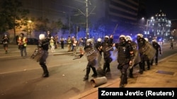 Pripadnici policije tokom intervencije u Beogradu, 15. avgust 2025. 
