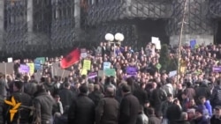 Protesta e opozitës në Prishtinë