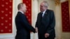 Візит президента Чехії Земана в Росію як нагорода від Путіна