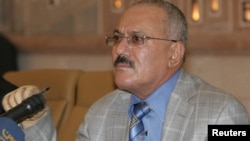 Yemen -- President Ali Abdullah Saleh attends a meeting of his General People's Congress party in Sanaa, 04Jan2012