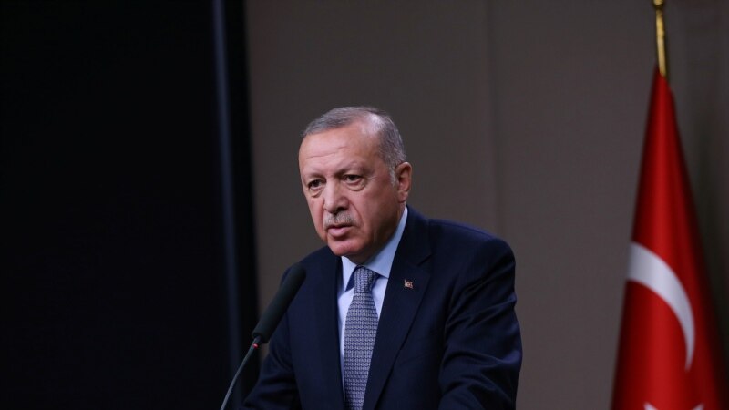 Erdogan zapretio da će proterati Kurde u Siriji ako se sami ne povuku