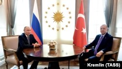 Vladimir Putin (solda) və Recep Tayyip Erdogan Ankarada görüşür, 16 sentyabr, 2019-cu il
