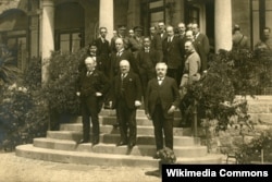 Участники Генуэзской конференции 1922 года. Переговоры между дипломатами РСФСР и Германии прошли в Рапалло, недалеко от Генуи, в "дополнение" к заседаниям этого форума