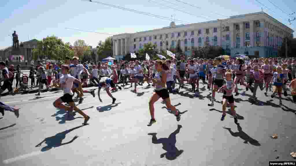 Aqmescitte «Kross natsii» sport yarışı, 2017 senesi sentâbrniñ 16-sı