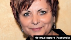 Анна Кісіль (1960–2020) – голова Світової федерації українських жіночих організацій (СФУЖО) та віцепрезидентка Світового конгресу українців (СКУ)