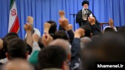 Верховный лидер Ирана Али Хаменеи во время выступления в субботу, 25 июня 2016 года. 