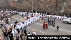 ”ალილო”