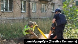 Бойові заряди, які важили по пів тонни кожен, знешкодили, кажуть у поліції Києва