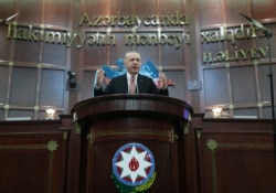 Реджеп Эрдоган выступает в парламенте Азербайджана после подписания Шушинской декларации. 16 июня 2021 года
