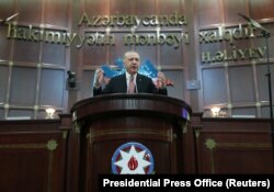 Реджеп Эрдоган выступает в парламенте Азербайджана после подписания Шушинской декларации. 16 июня 2021 года