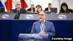 Дебати в Європарламенті про забезпечення відповідальності та правосуддя у відповідь на постійні напади Росії на цивільне населення в Україні. Виступає фінський євродепутат Пекка Товері. Страсбург, Франція, 28 квітня 2026 року